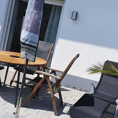 Neue Bodenseeferienwohnung Mit Terrasse Und Garten Uhldingen-Muehlhofen Exterior photo